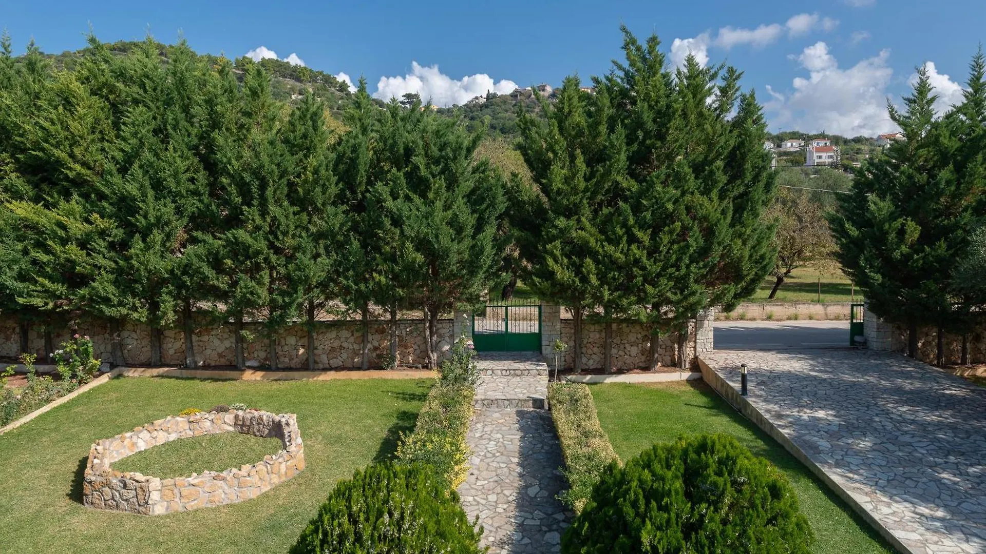סבורונטה Vista Verde Studios & Apartments 0*,  יוון