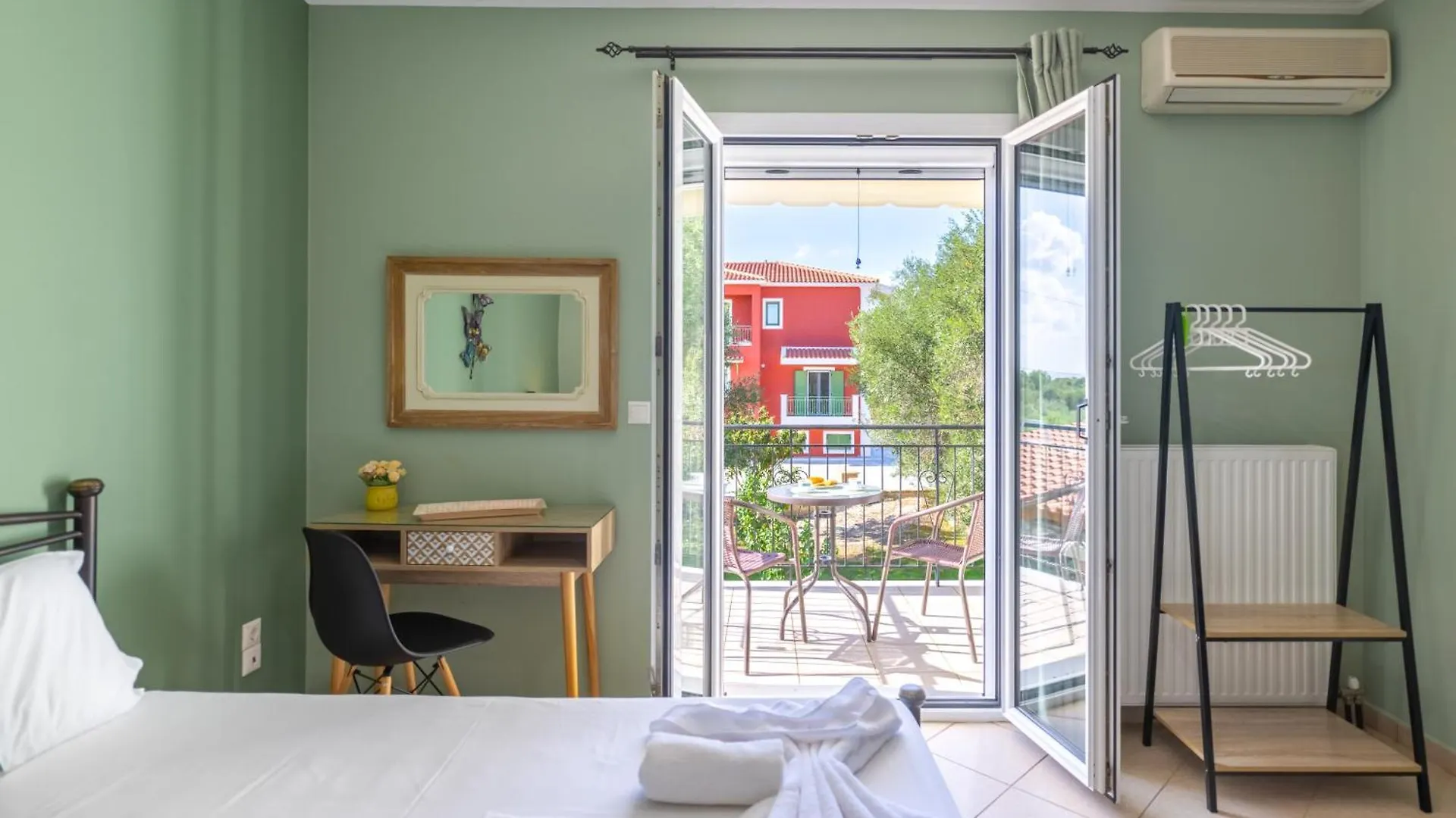 Vista Verde Studios & Apartments Zvoronáta